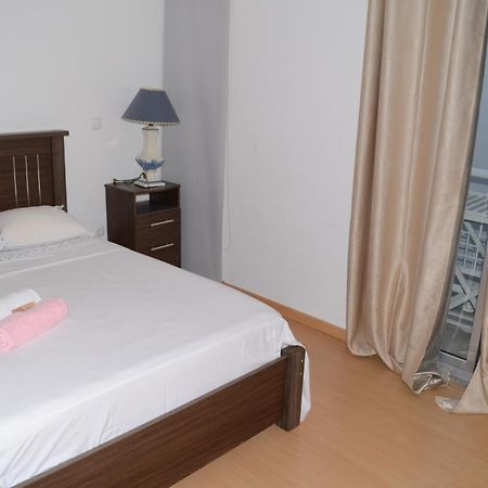 Apartamento Terra Branca Praia Bagian luar foto
